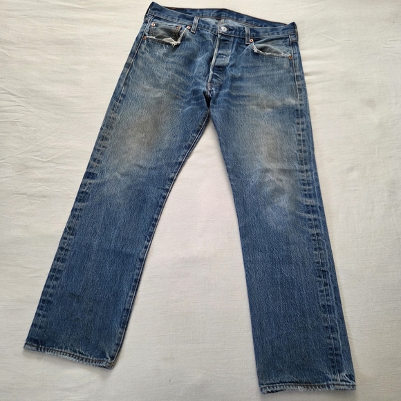 Levi's 501 Fit Perfectly Worn Distressed Men's Blue Jeans 36×32 36 Inch Waist - Picture 4 of 13